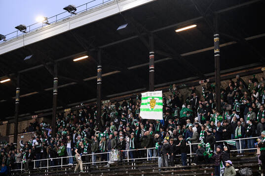 Hammarbys supportrar jublar