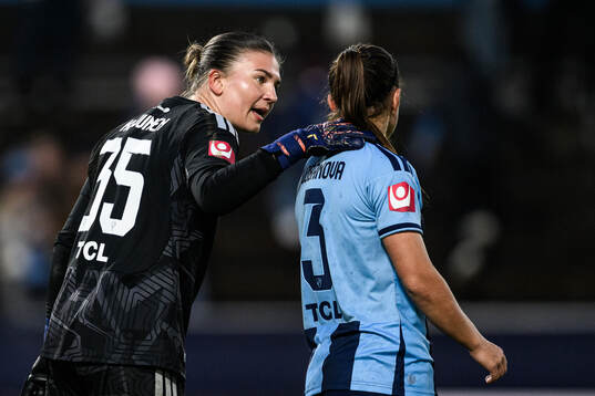 Djurgårdens målvakt Anna Aurora Koivunen och Alexsandra