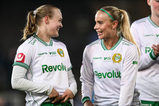 Hammarbys Elin Sørum och Stina Lennartsson jublar