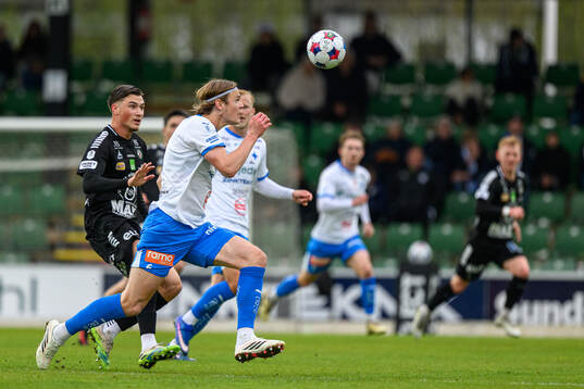 Örebros Erman Hrastovina och IFK Värnamos Hugo Andersson