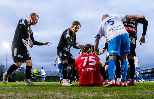 Örebros Christopher Redenstrand och Lowe Astvald jublar