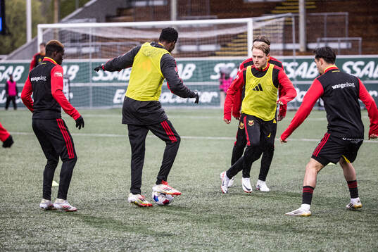 Östersund spelar värmer upp
