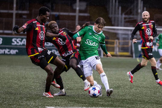 Brages Gustav Berggren och Östersunds Sunday Anyanwu och