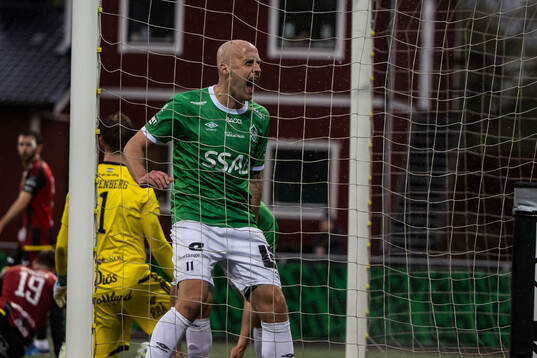 Brages Anton Lundin jublar