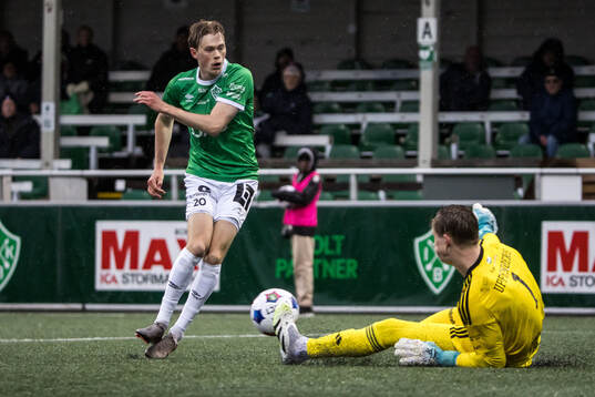 Brages Gustav Nordh och Östersunds målvakt Melker