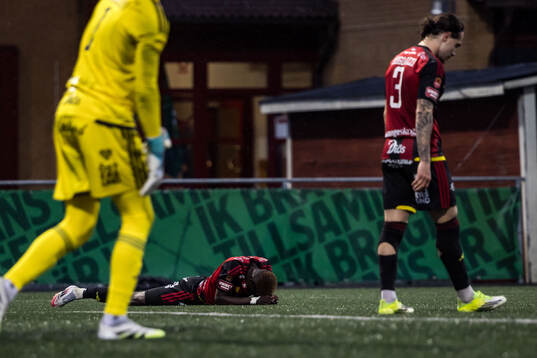 Östersunds Assiedou Yannick Armel Adjoumani deppar