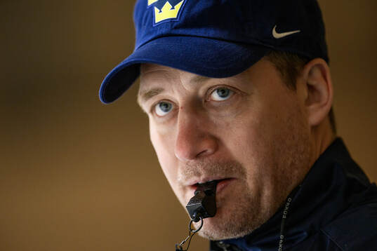 Head coach Sam Hallam of Sweden at a practice session