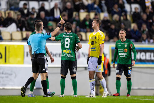 Falkenbergs Noel Hansson får gult kort