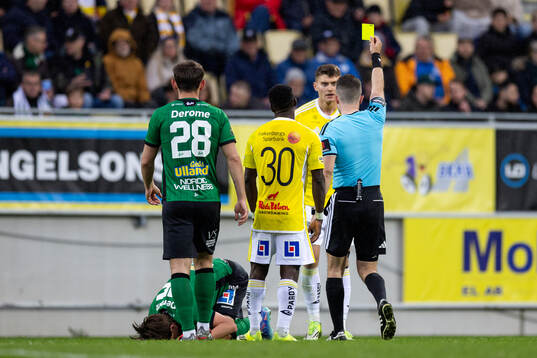 Falkenbergs Albin Andersson får gult kort