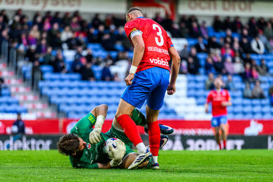 Helsingborgs målvakt Johan Brattberg och Jakob Voelkerling
