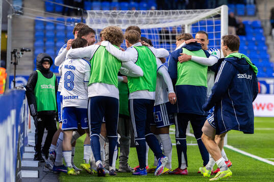 IFK Norrköpings spelare jublar