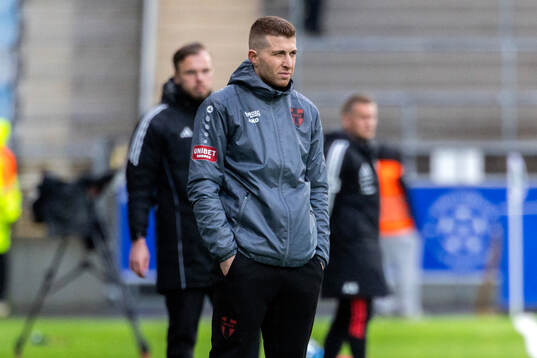 Nordic Uniteds tränare Steven Younan