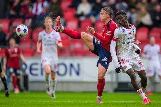 Östers Linus Carlstrand och Sandvikens Valassina Solo