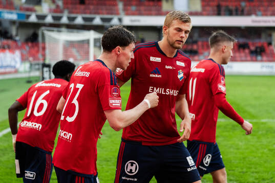 Östers Samuel Burakowsky jublar