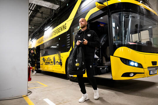 Mjällbys Viktor Gustafson anländer