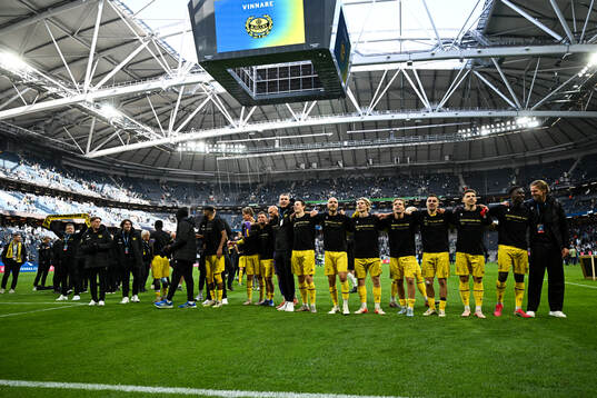 Mjällbys spelare jublar