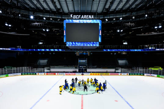 Players of Sweden at a practice session