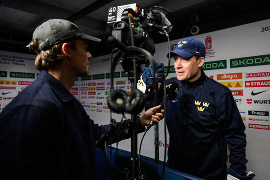 Head coach Sam Hallam of Sweden