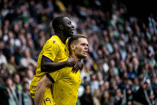 Mjällbys Abdoulie Manneh och Jacob Bergström jublar