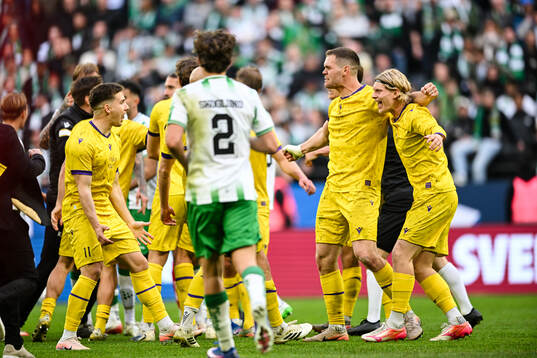Mjällbys Jacob Bergström jublar