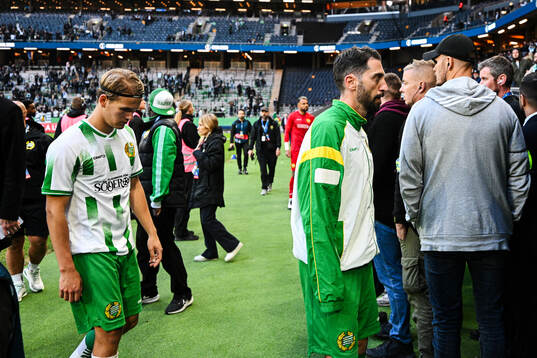 Hammarbys Hampus Skoglund och Nahir Besara deppar