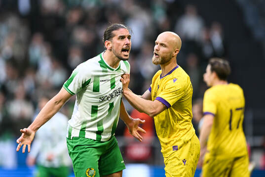 Hammarbys Nikola Vasic och Mjällbys Viktor Gustafson