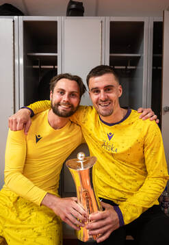 Mjällbys Axel Norén och Jesper Gustavsson jublar med