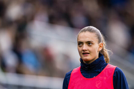 Guro Hammer Røn of Stabæk warms up