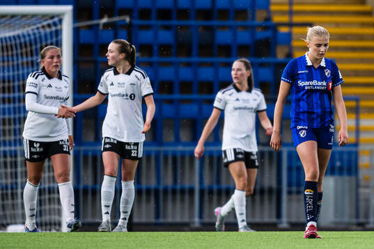 Celia Lind Halvorsen of Stabæk looks dejected