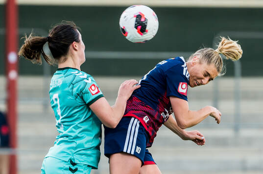 Kristianstads Courtney Ruedt och Rosengårds Remy Siemsen