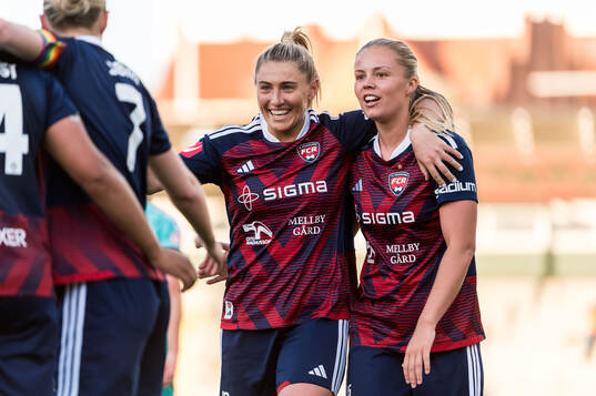 Rosengårds Remy Siemsen och Tilde Björklund jublar