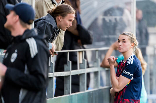 Malmö FFs Sara Kanutte Fornes och Rosengårds Thea Sørbo