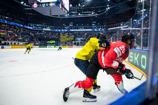 Ivar Stenberg of Sweden and Darnell Nurse of Canada