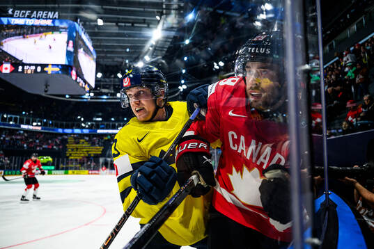 Jakob Silfverberg of Sweden and Parker Wotherspoon of Canada