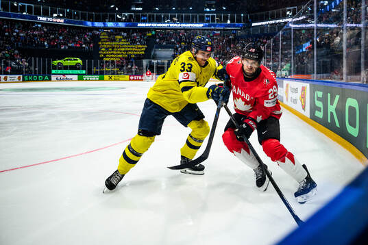 Jakob Silfverberg of Sweden and Parker Wotherspoon of Canada