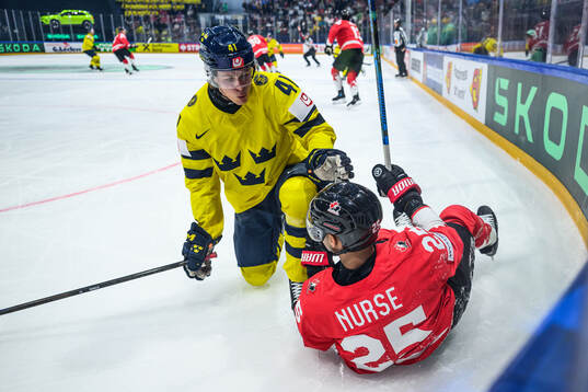 Ivar Stenberg of Sweden and Darnell Nurse of Canada