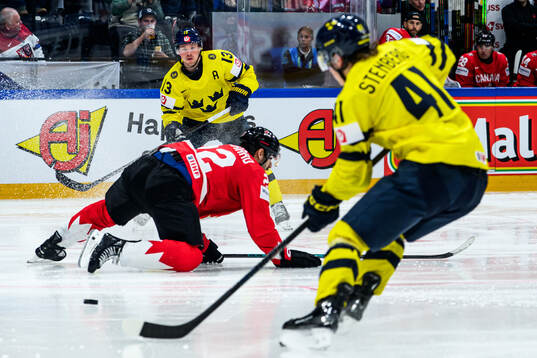 Lucas Raymond and Ivar Stenberg of Sweden