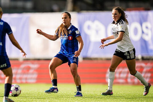 Kristin Sandstad Gumaer of Stabæk and Ine Strømstad Berre