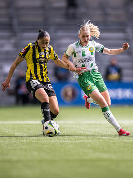 e260516 Häckens Nesrin Akgun och Hammarbys Emilie Joramo