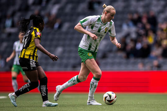 Häckens Monica Jusu Bah och Hammarbys Emilie Bragstad