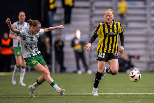 Hammarbys Sofia Reidy och Häckens Paulina Nyström