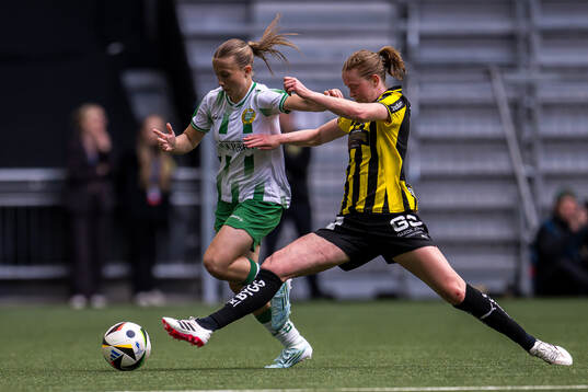 Hammarbys Fanny Peterson och Häckens Emma Östlund