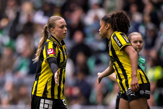 Häckens Pernille Sanvig och Felicia Schröder