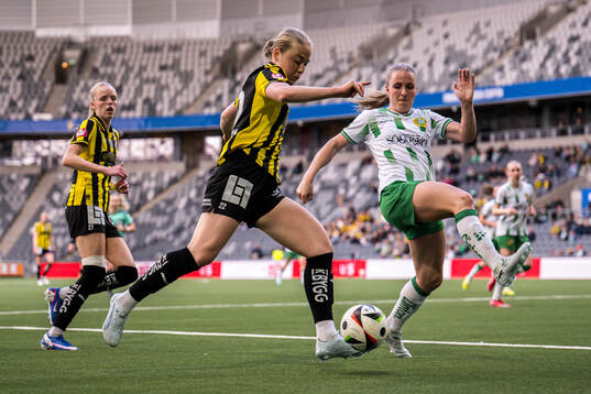 Häckens Paulina Nyström och Hammarbys Gudrun Arnardottir