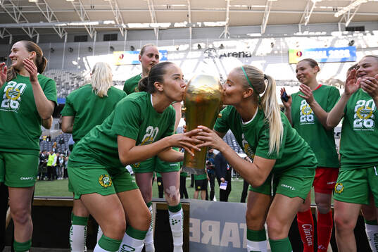 Hammarbys Athinna Persson Lundgren och Stina Lennartsson