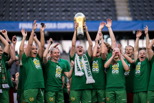 Hammarbys Stina Lennartsson, Emilie Joramo, Elin Sørum,