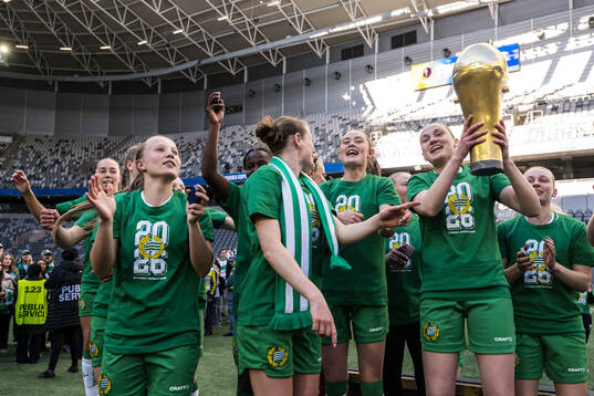 Hammarbys Fanny Peterson, Sofia Reidy, Svea Rehnberg och