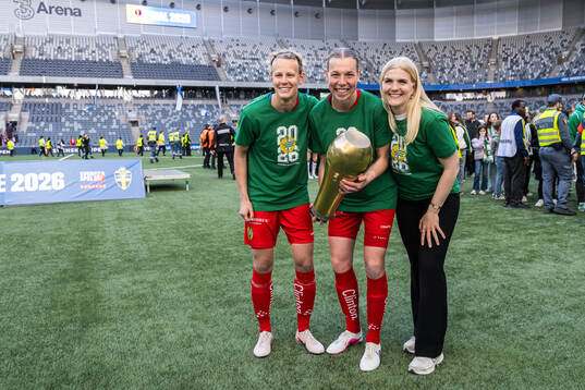 Hammarbys målvakt Cajsa Andersson, målvakt Melina Loeck