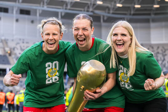 Hammarbys målvakt Cajsa Andersson, målvakt Melina Loeck