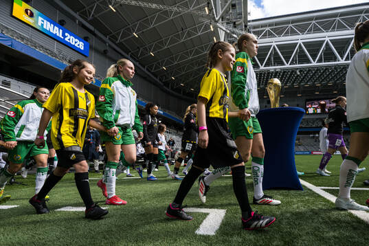 Hammarbys Emilie Joramo och Elin Sørum